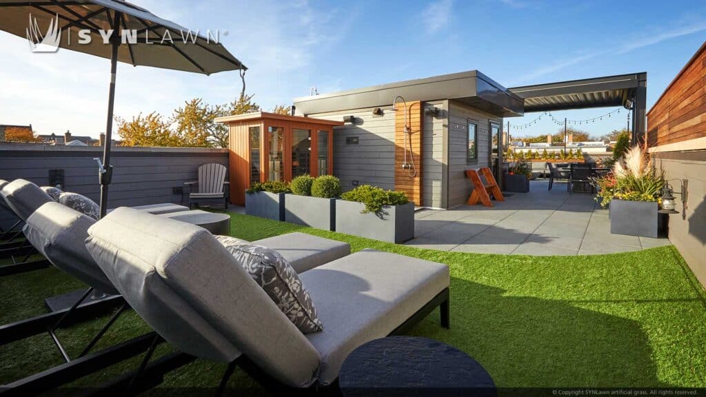 image of SYNLawn Honolulu HI roof artificial grass for top rooftop lounge area